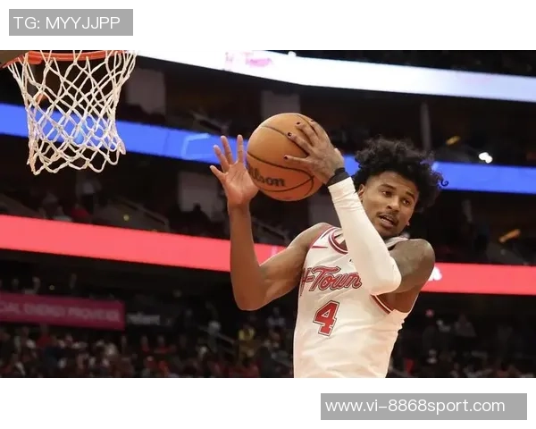 杰伦格林接受采访时被罗伊斯奥尼尔庆祝撞飞引发热议 杰伦格林接受采访时被罗伊斯奥尼尔庆祝撞飞引发热议